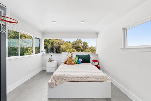 532 Moonrise Lane, Aptos CA: https://media.crmls.org/mediaz/2334364a-e1b8-4d03-a67b-99d3580ffd13.jpg
