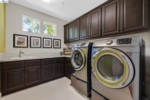 883 Barney Com, Livermore CA: https://media.crmls.org/mediaz/23344c2f-b5da-44f6-abd4-e1184c5e232b.jpg