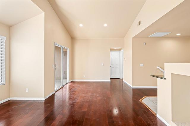 1259 El Cortez Court, Chula Vista CA: https://media.crmls.org/mediaz/23345c71-ee53-480f-9863-cb911631fcc0.jpg