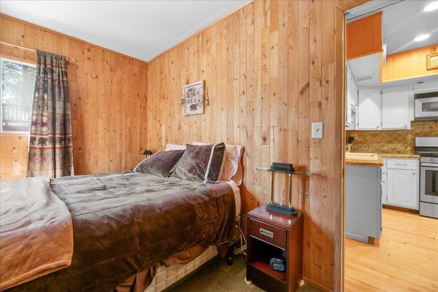 788 Imperial Avenue, Sugarloaf CA: https://media.crmls.org/mediaz/2334d1a1-4e00-4551-8a37-bd4d9b6b11a1.jpg