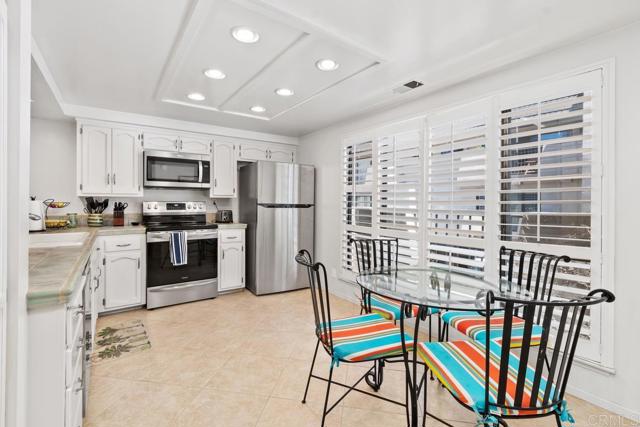 Detail Gallery Image 10 of 60 For 757 Ocean Surf Dr, Solana Beach,  CA 92075 - 3 Beds | 2/1 Baths