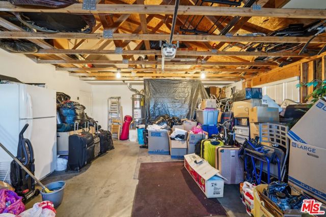 16185 Viho Road, Apple Valley CA: https://media.crmls.org/mediaz/2334f389-1d6d-41ae-8460-6dc63d7704eb.jpg