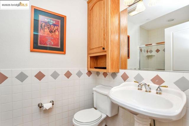 Image 19 of 57 For 6170 Sellers Ave