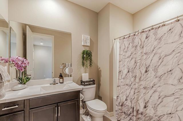 555 Sparrow Street, Hollister CA: https://media.crmls.org/mediaz/2335ff19-1d12-4296-a9c8-17669edc1fb1.jpg