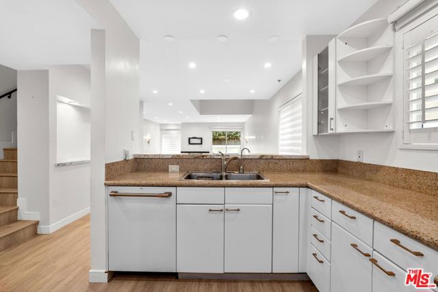 1617 S Beverly Glen Boulevard, Los Angeles CA: https://media.crmls.org/mediaz/23360e7e-50e0-454f-8411-ddeb442cb916.jpg