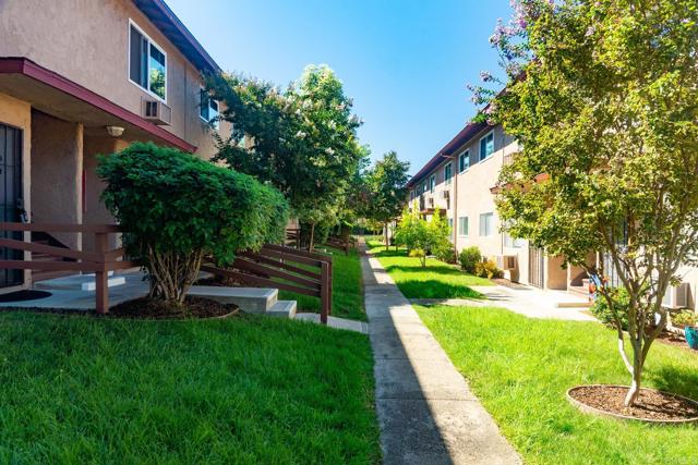 9719 WINTERGARDENS BLVD, Lakeside CA: https://media.crmls.org/mediaz/23360eaf-8e36-491d-ac4b-3bdb563a7114.jpg