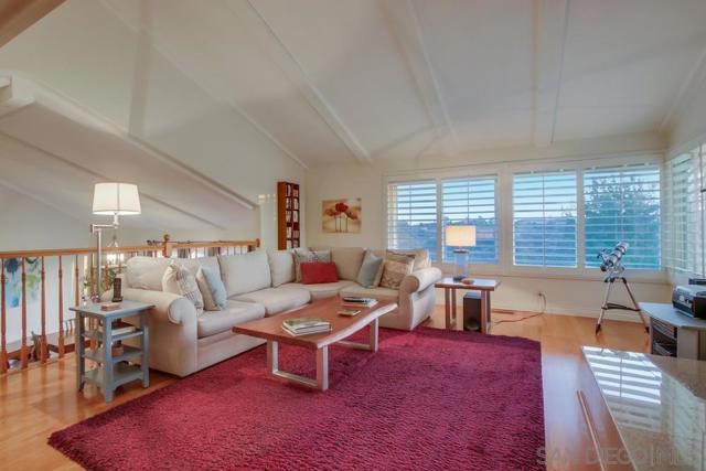 1963 Hacienda Circle, El Cajon CA: https://media.crmls.org/mediaz/233679e8-074d-4375-9ac6-487d80cc3da4.jpg