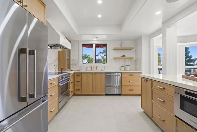 1099 1st St, Coronado CA: https://media.crmls.org/mediaz/2336b413-bcbc-47cc-b9c2-a53b2d352604.jpg