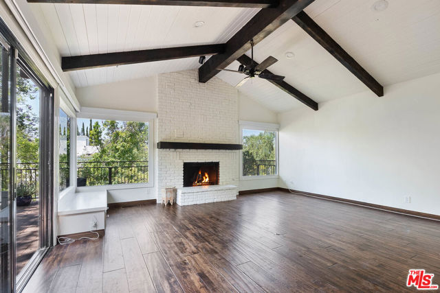 4713 Bedel Street, Woodland Hills CA: https://media.crmls.org/mediaz/23375f75-3563-47be-8616-7d90aec1f0d9.jpg
