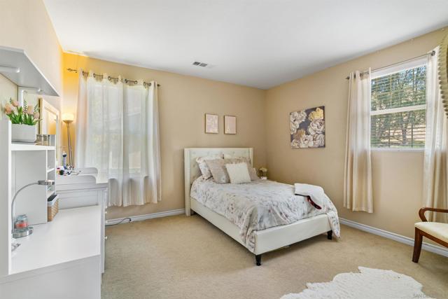 10286 Walnutdale St, San Diego CA: https://media.crmls.org/mediaz/2337b77e-4c19-4414-9c8c-2336dcf69126.jpg