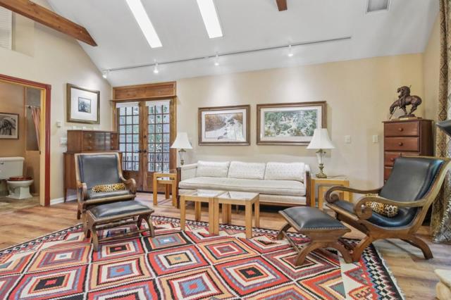 18615 Castle Lake Drive, Morgan Hill CA: https://media.crmls.org/mediaz/2337d8c1-46ac-4725-a93e-e45f20d9934a.jpg