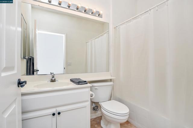 1820 Mariposa Way, Brentwood CA: https://media.crmls.org/mediaz/233829ef-dea3-430b-ace0-799837d8ccd6.jpg