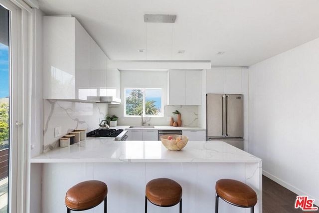 1425 N Crescent Heights Boulevard, West Hollywood CA: https://media.crmls.org/mediaz/233852e7-8d7e-49ff-a27b-01b8fbd6cd6d.jpg