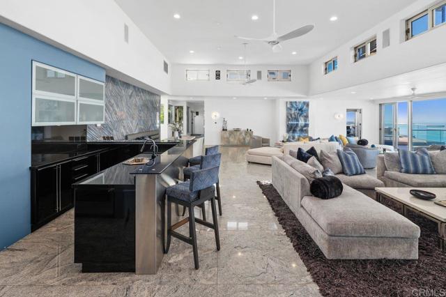 Detail Gallery Image 7 of 47 For 806 4th St, Encinitas,  CA 92024 - 5 Beds | 5/2 Baths