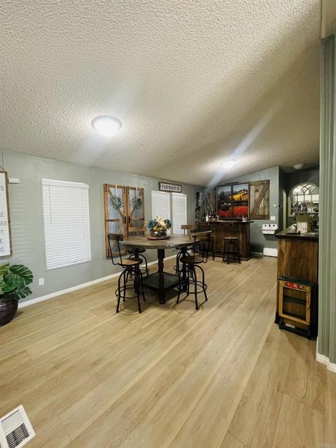 913 S Grand Avenue, San Jacinto CA: https://media.crmls.org/mediaz/233906c5-c924-4ff7-b5f0-34fb1cfbbc5a.jpg