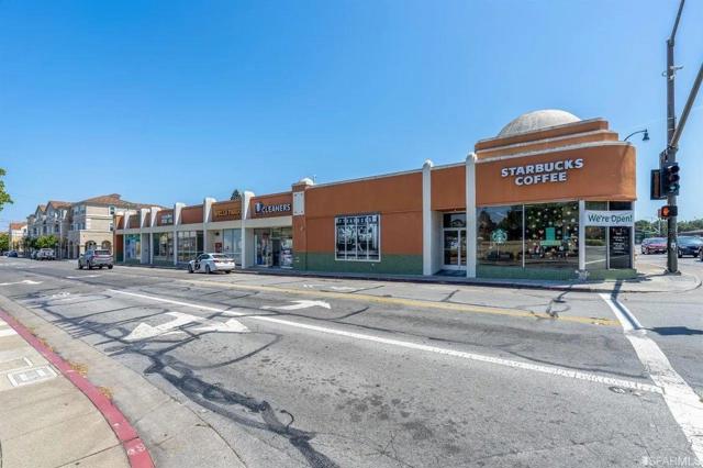 88 17th Avenue, San Mateo CA: https://media.crmls.org/mediaz/23394c68-3cbf-4670-ab9a-fd62f3bc8b88.jpg