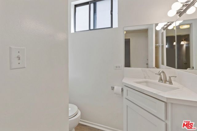 1852 Kelton Avenue, Los Angeles CA: https://media.crmls.org/mediaz/23398ce0-0834-427a-b202-7314a57065f1.jpg