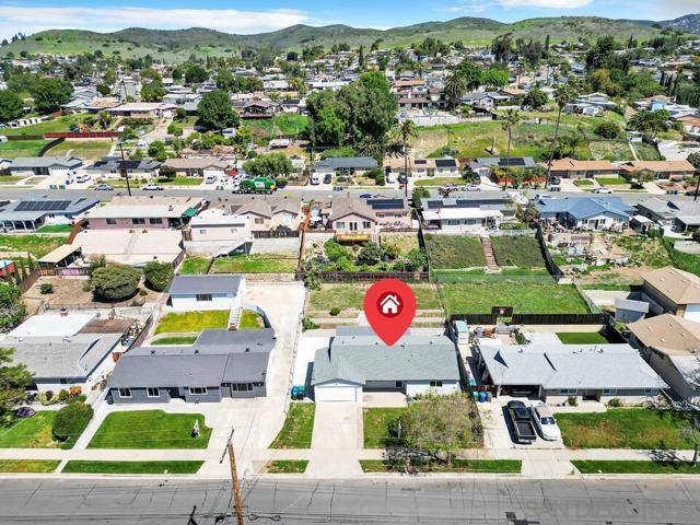 9548 Abbeyfield Rd, Santee CA: https://media.crmls.org/mediaz/2339b839-78b2-4a0f-b19d-3c5eff5699b2.jpg