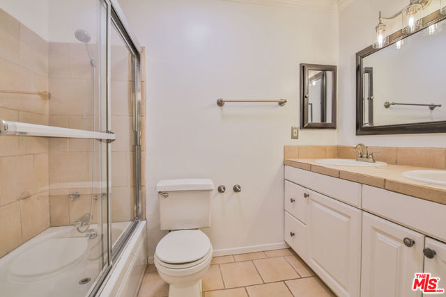 625 North Flores Street, 102 photo 27