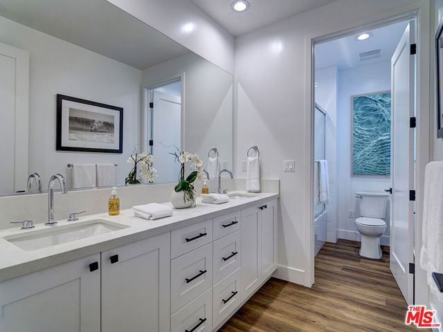 5600 W 78th Street, Los Angeles CA: https://media.crmls.org/mediaz/233a65af-9211-4089-9318-1aa28f36c22a.jpg
