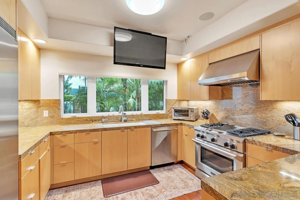 MLS #250030962SD img 9