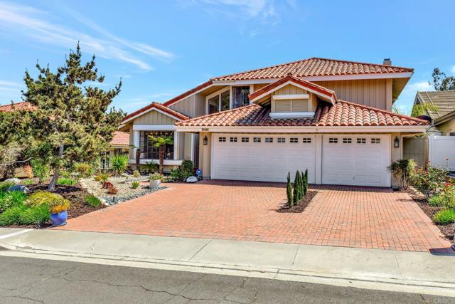 1211 Countrywood Lane, Vista CA: https://media.crmls.org/mediaz/233b2f01-79d4-4a96-bb3e-968cebbb28e9.jpg