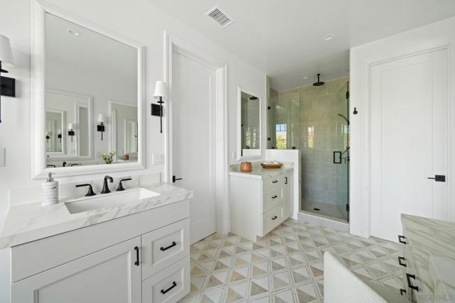 461 Country Club Ln, Coronado CA: https://media.crmls.org/mediaz/233b77e5-1390-43ac-9e02-7ba420e55f19.jpg