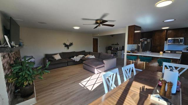 421 Donald Drive, Hollister CA: https://media.crmls.org/mediaz/233b7d94-ee6e-4202-945c-9b39a666bfc5.jpg