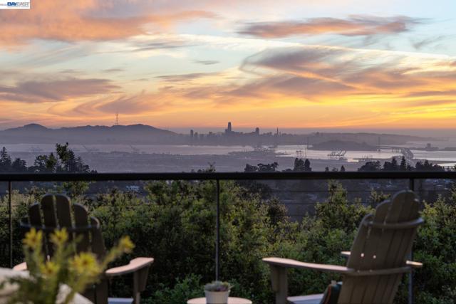 6801 ARMOUR DRIVE, Oakland CA: https://media.crmls.org/mediaz/233b85b1-def8-4e99-88dc-55ea11dcf853.jpg