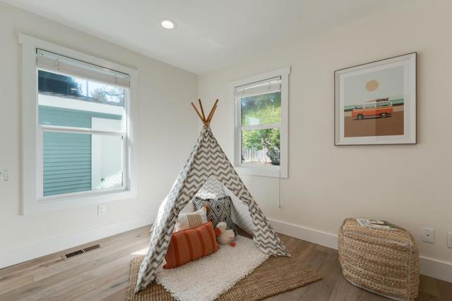 430 Hillcrest Drive, Aptos CA: https://media.crmls.org/mediaz/233c2b3b-3cf2-4bc3-b6ba-31416ea61d34.jpg