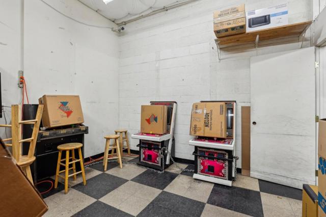 1972 1972 Alum Rock Avenue, San Jose CA: https://media.crmls.org/mediaz/233c32ee-b890-4325-b33e-be16e5c7bd28.jpg