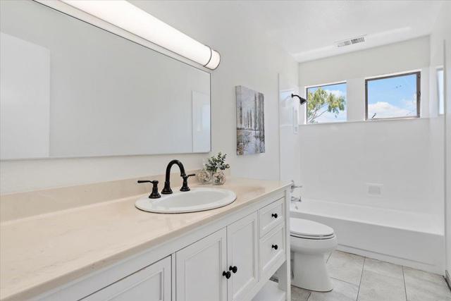 1107 Palm Avenue, San Mateo CA: https://media.crmls.org/mediaz/233c80b1-b3b4-47ed-90d9-b0ed0989d490.jpg