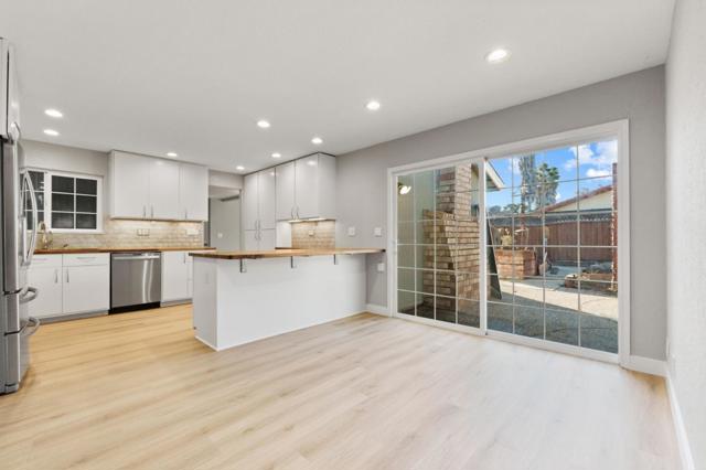 861 Mulcaster Court, San Jose CA: https://media.crmls.org/mediaz/233d4200-a23b-4304-abc8-2a198da67e8e.jpg