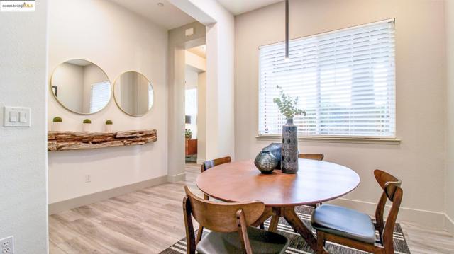 881 Inverness Ln, Brentwood CA: https://media.crmls.org/mediaz/233d4e37-c862-49e8-82ef-c6d88497ffdd.jpg