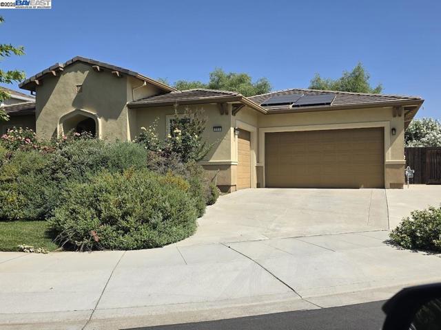 393 Stonington Ct, Brentwood CA: https://media.crmls.org/mediaz/233d5654-edb9-4308-8df6-ae0d0df628dd.jpg