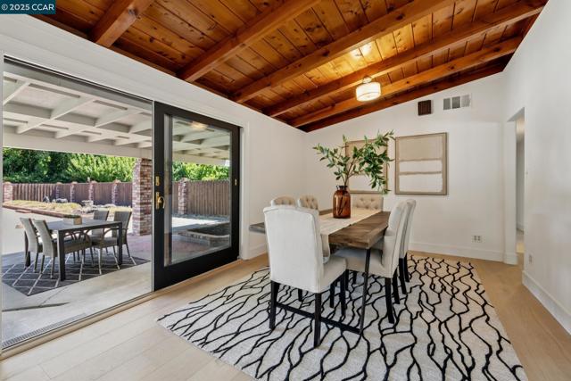 12 La Sonoma Ct, Alamo CA: https://media.crmls.org/mediaz/233e1015-9df6-4986-be17-a409f924ee35.jpg