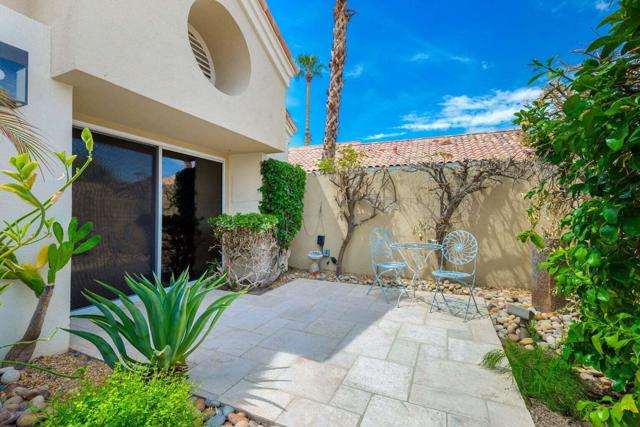 55649 Pinehurst, La Quinta CA: https://media.crmls.org/mediaz/233e5aa9-db0b-4140-97db-b2e17553a083.jpg