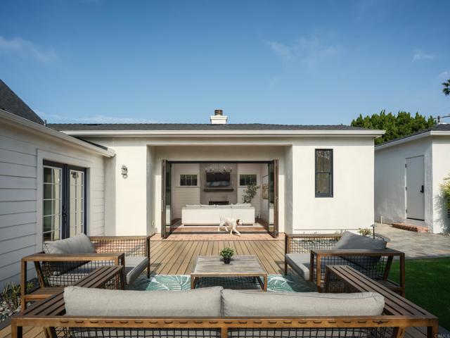 1011 Devonshire Drive, San Diego CA: https://media.crmls.org/mediaz/233e72ed-e500-4e55-b9c4-d936a26cd1bd.jpg