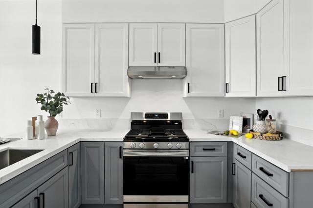 889 McLellan Drive, South San Francisco CA: https://media.crmls.org/mediaz/233f4de8-7dea-4ebb-b5a0-2187c7b4f8e9.jpg