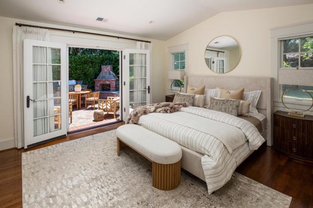 555 Hermosa Way, Menlo Park CA: https://media.crmls.org/mediaz/2340e5b9-9732-444d-84d4-e4aa86934e46.jpg