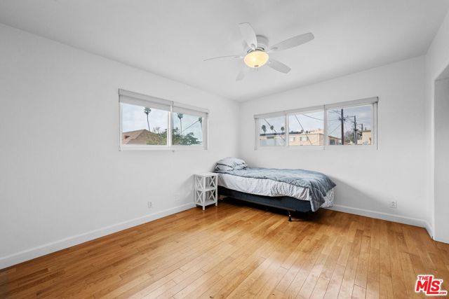 1225 Washington Avenue, Santa Monica CA: https://media.crmls.org/mediaz/234136e7-eb98-4d6f-816e-013e23695c7d.jpg