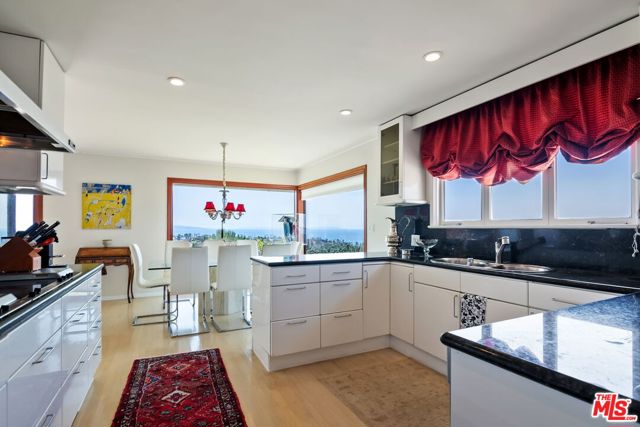 1166 LAS PULGAS Place, Pacific Palisades CA: https://media.crmls.org/mediaz/234140a5-155d-40e2-b1b2-1e2eb3fa6a04.jpg