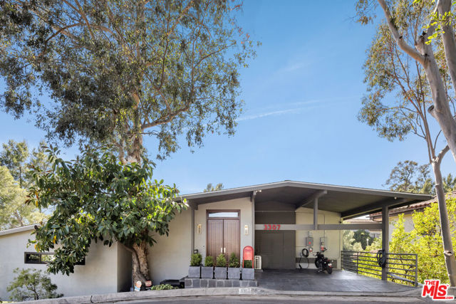 3307 Deronda Drive, Los Angeles CA: https://media.crmls.org/mediaz/23417701-c0cc-4924-a7e8-563d294fb701.jpg