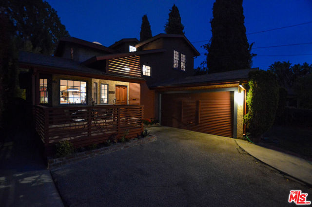 11136 Lucerne Avenue, Culver City CA: https://media.crmls.org/mediaz/2341a6ca-09e2-4214-b26f-4ba02eebf0ac.jpg