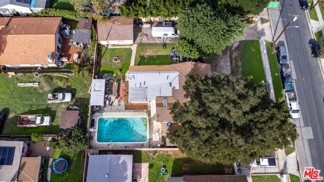 7231 Vanalden Avenue, Reseda CA: https://media.crmls.org/mediaz/2341d898-f291-407c-b690-6e0df45ca764.jpg