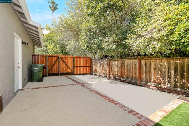 2501 Biscay Way, Walnut Creek CA: https://media.crmls.org/mediaz/2341fd9a-4978-47c1-9148-67d6028c02fd.jpg