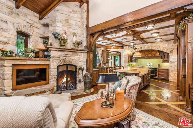 25010 Thousand Peaks Road, Calabasas CA: https://media.crmls.org/mediaz/23420a39-b272-4788-a481-81ac27bea015.jpg