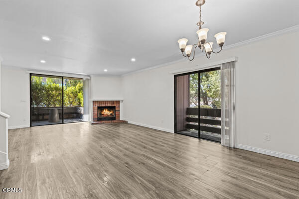 Detail Gallery Image 8 of 33 For 21931 Burbank Bld #5,  Los Angeles,  CA 91367 - 3 Beds | 2/1 Baths