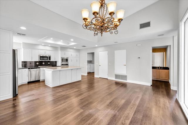 45 Lincoln Place, Rancho Mirage CA: https://media.crmls.org/mediaz/234314a7-e6e4-4239-bd43-b2d3cf829d3d.jpg