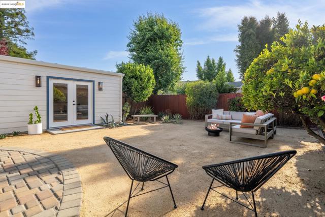 533 Lewis Ave, San Leandro CA: https://media.crmls.org/mediaz/23439d42-6a49-48a0-8e07-d6de99560395.jpg